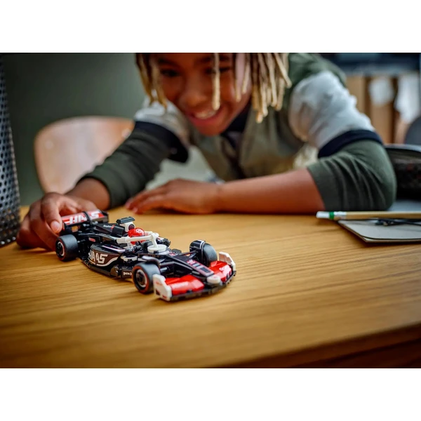 LEGO Speed Champions 77250 Závodní auto MoneyGram Haas F1 Team VF-24 - LEGO - Obrázek DJSE000J01