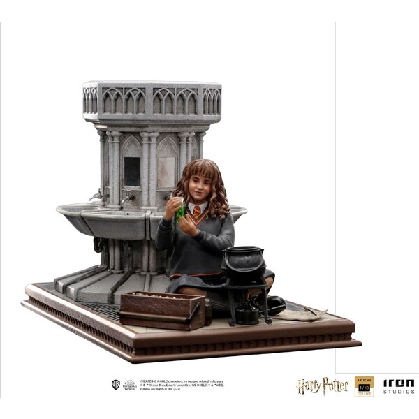 Levně Soška Iron Studios Harry Potter - Hermione Granger Polyjuice (Deluxe) Art Scale 1/10