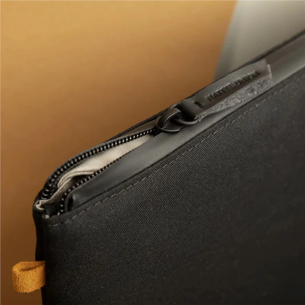 Native Union WFA Stow Lite Sleeve pouzdro Macbook 16" černé - Pouzdra - Obrázek KNV3000K01