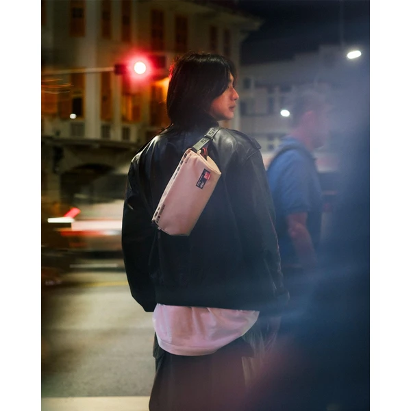 SKINARMA Fardel Crossbody béžové - Popruhy a crossbody - Obrázek LZ93000J01