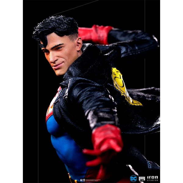Iron Studios Superboy 1:10 Scale DC Comics Statue - Hand Painted Collectible Figure