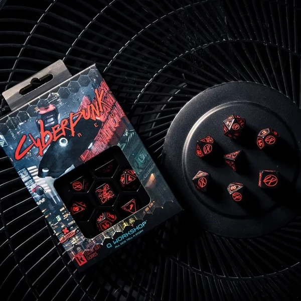 Set kostek Q-workshop Cyberpunk Edition černé s červenými ornamenty (7 kostek) - Kostky - Obrázek S6DE000O01