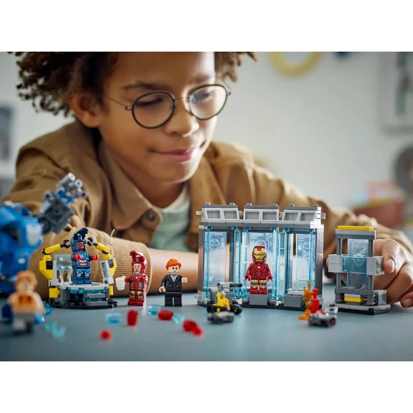 LEGO Marvel 76315 Iron Man a jeho laboratoř: Síň brnění - LEGO - Obrázek T77G000N01