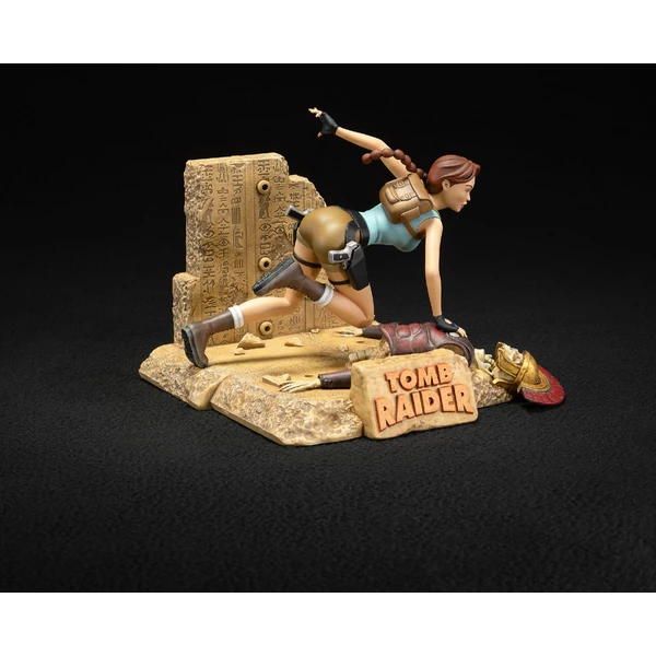 Soška Dark Horse Tomb Raider 1996 - Lara Croft Classic Era 17 cm - Sochy a sošky - Obrázek TABC000K01