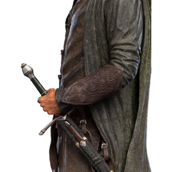 Soška Weta Workshop LOTR Trilogy - Aragorn, Hunter of the Plains (Classic Series) Statue Scale 1/6 - Sochy a sošky - Obrázek TRG2000601
