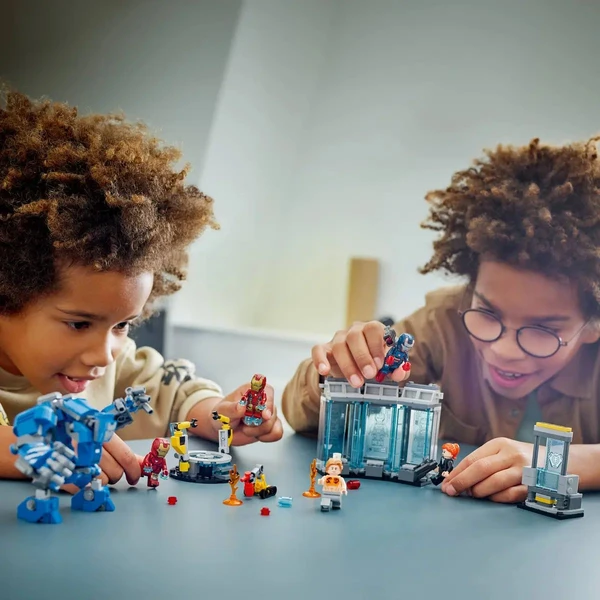 LEGO Marvel 76315 Iron Man a jeho laboratoř: Síň brnění - LEGO - Obrázek U77G000N01