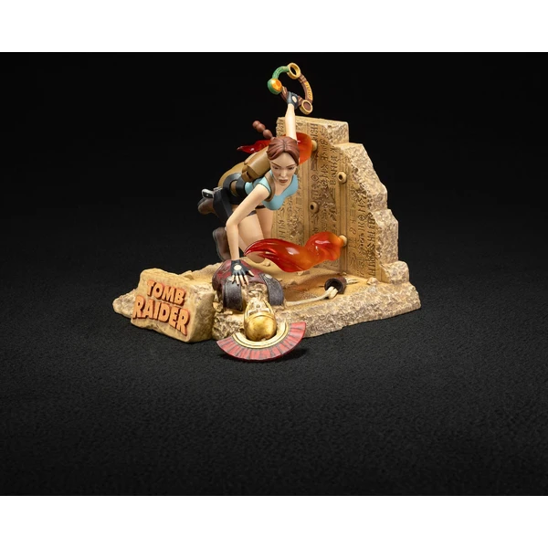 Soška Dark Horse Tomb Raider 1996 - Lara Croft Classic Era 17 cm - Sochy a sošky - Obrázek YABC000K01