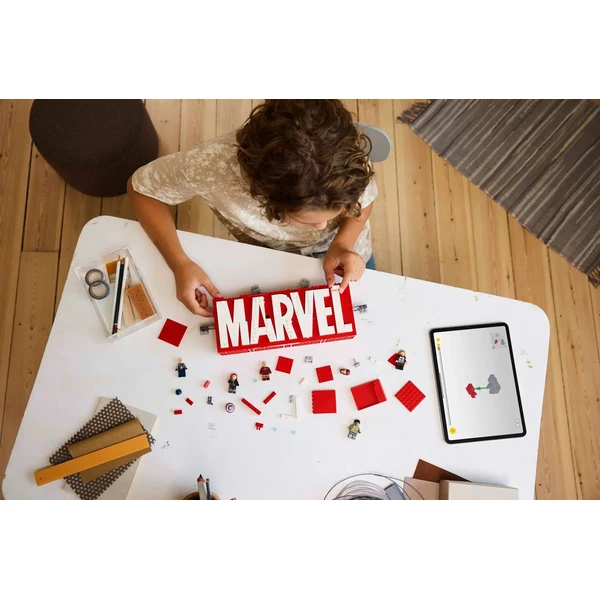 LEGO Marvel 76313 Logo MARVEL a minifigurky - LEGO - Obrázek YCSE000J01