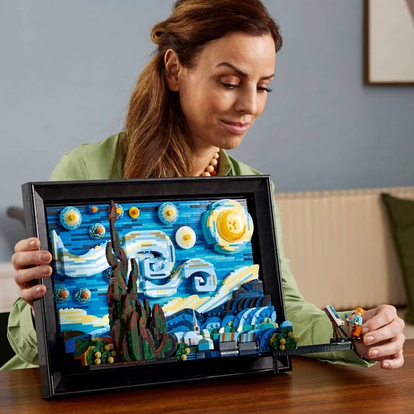 LEGO Ideas 21333 Vincent van Gogh - Hvězdná noc - LEGO - Obrázek d_e2ef463678984308aabccce7951219a5
